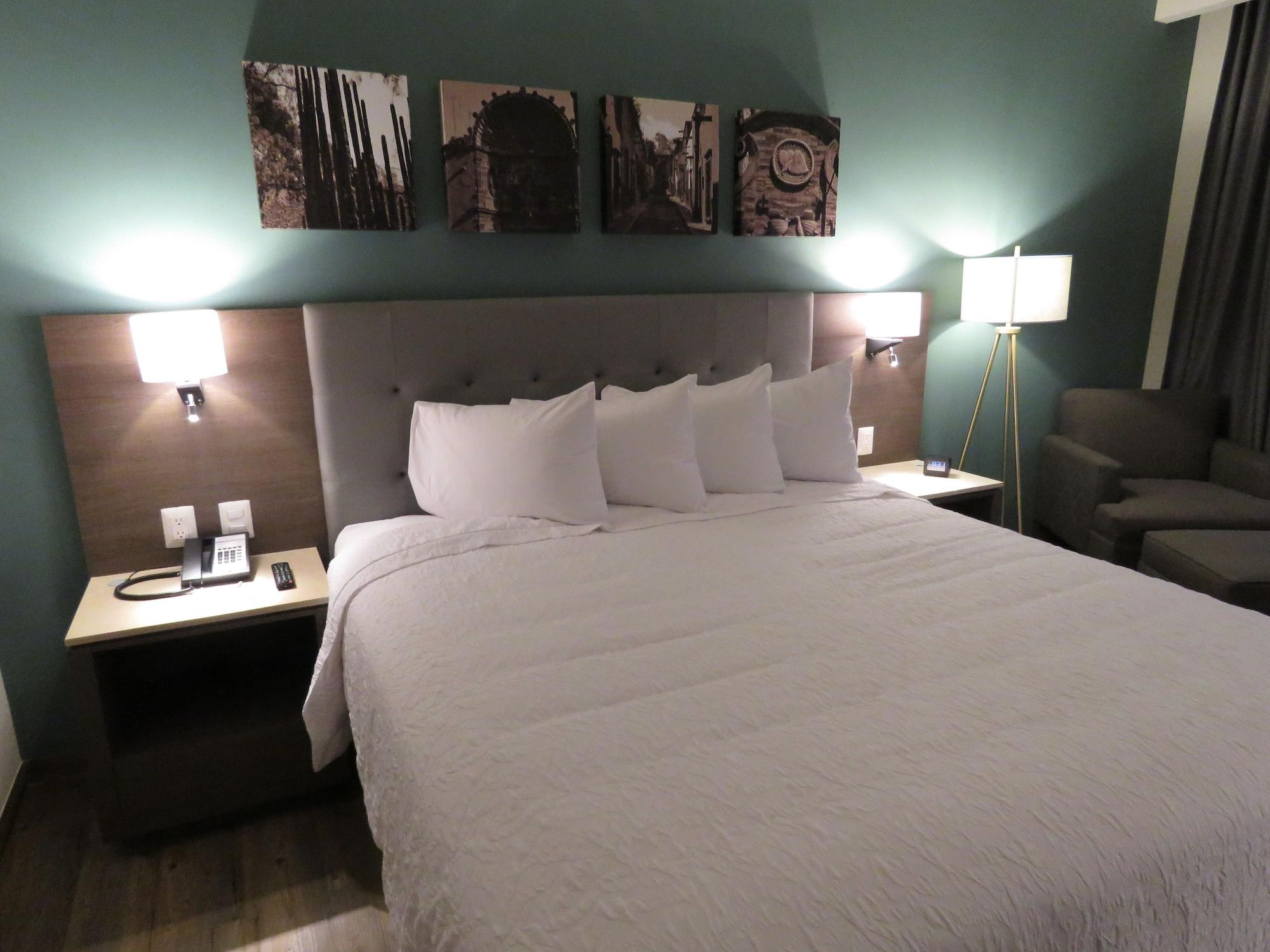 Hampton Inn By Hilton Celaya Celaya  Exteriör bild