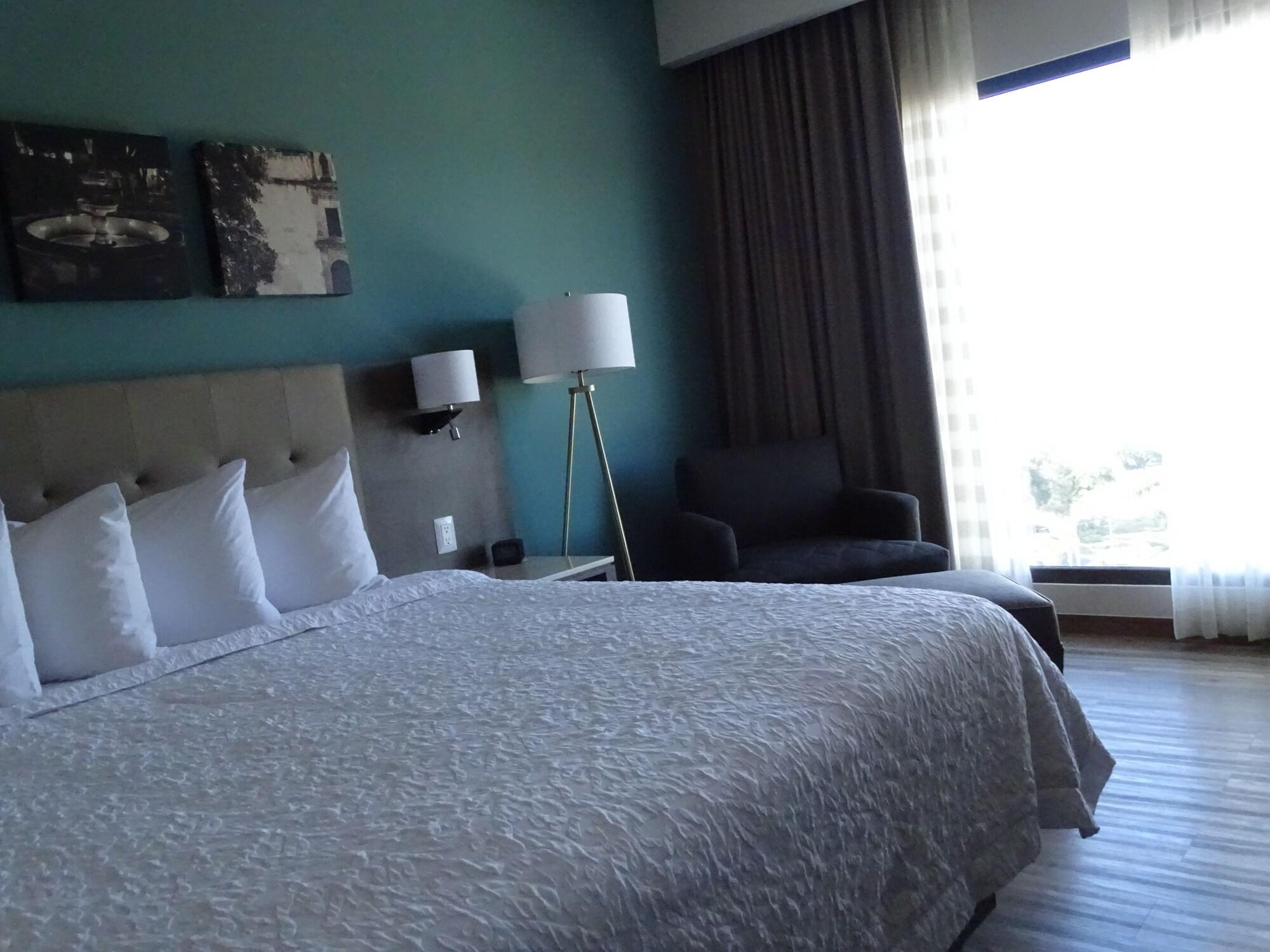 Hampton Inn By Hilton Celaya Celaya  Exteriör bild