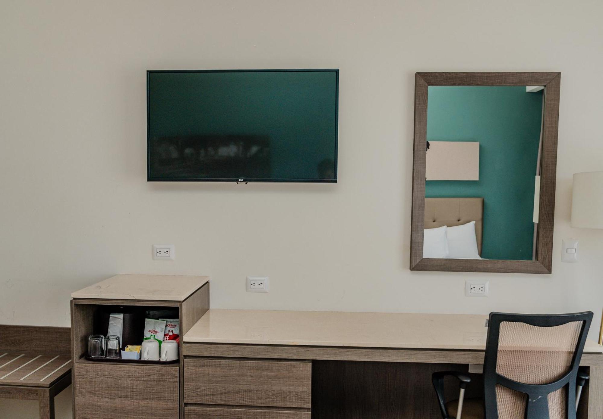 Hampton Inn By Hilton Celaya Celaya  Exteriör bild